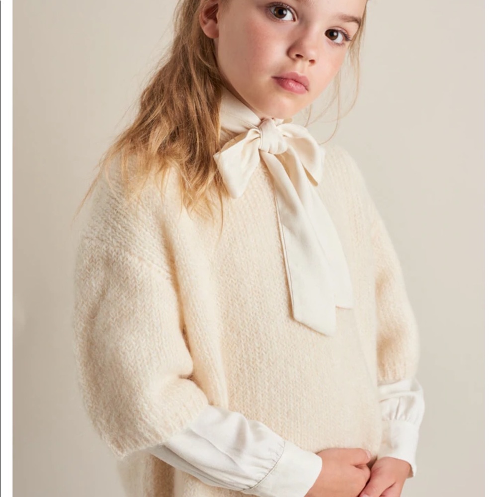 Blouse and sweater in cream size 7-8